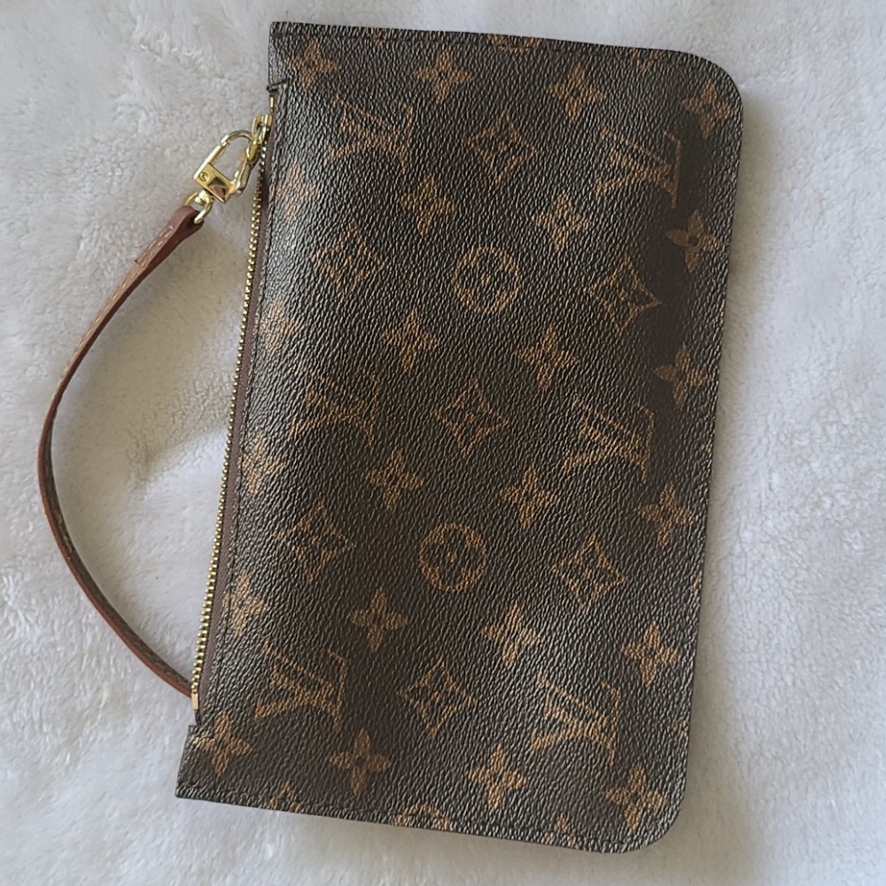 Monogram Neverfull Pochette